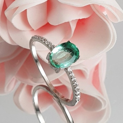 SORTIJA ORO BLANCO 18 KT. ESMERALDA