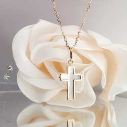 CRUZ ORO 18 KT. CON NÁCAR