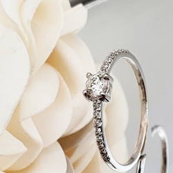 SORTIJA ORO BLANCO 18 KT. BRILLANTES