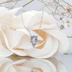 GARGANTILLA ORO BLANCO TOPACIO Y BRILLANTES