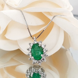 COLGANTE ORO BLANCO ESMERALDA Y DIAMANTES