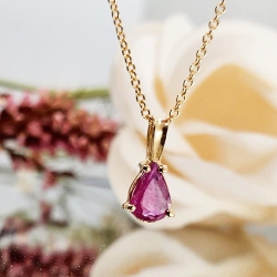COLGANTE ORO 18 KT. RUBÍ