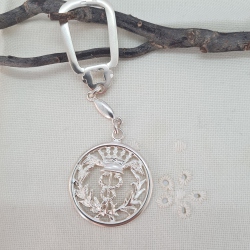 LLAVERO PLATA DE LEY CARRERA COMERCIO