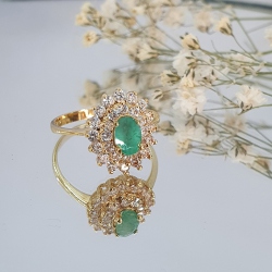 SORTIJA ORO 18 KT. ROSETA ESMERALDA