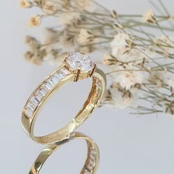 SORTIJA ORO 18 KT. CIRCONITAS