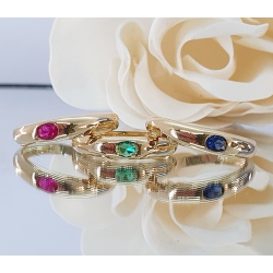 ANILLO ORO AMARILLO 18 KT. CON RUBÍ EN TALLA OVAL