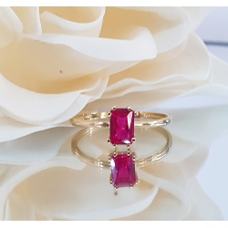 ANILLO ORO AMARILLO 18 KT. CON ZAFIRO EN TALLA RECTANGULAR