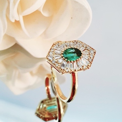 SORTIJA ESMERALDA NATURAL Y DIAMANTES EN ORO 18 KT