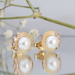 PENDIENTES PERLAS Y CERCO ORO